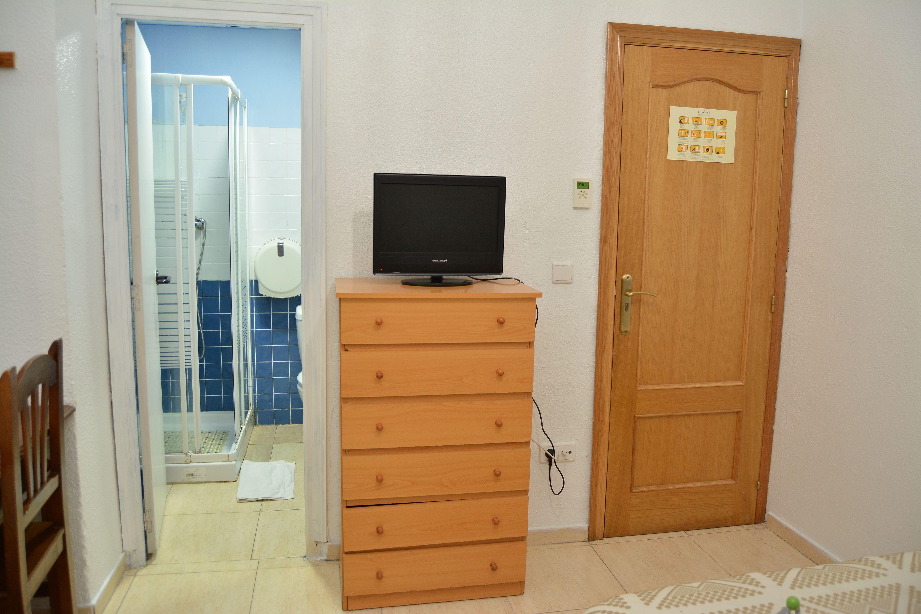 Pension Ayuntamiento - Alicante — Photos 3